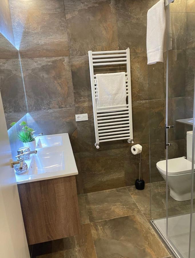 Suite Privada Frente A La Piscina Para 2 Personas Con Sofa Cama Para 2 Mas 4P No Es Casa Completa 산비센테델라스페그 외부 사진
