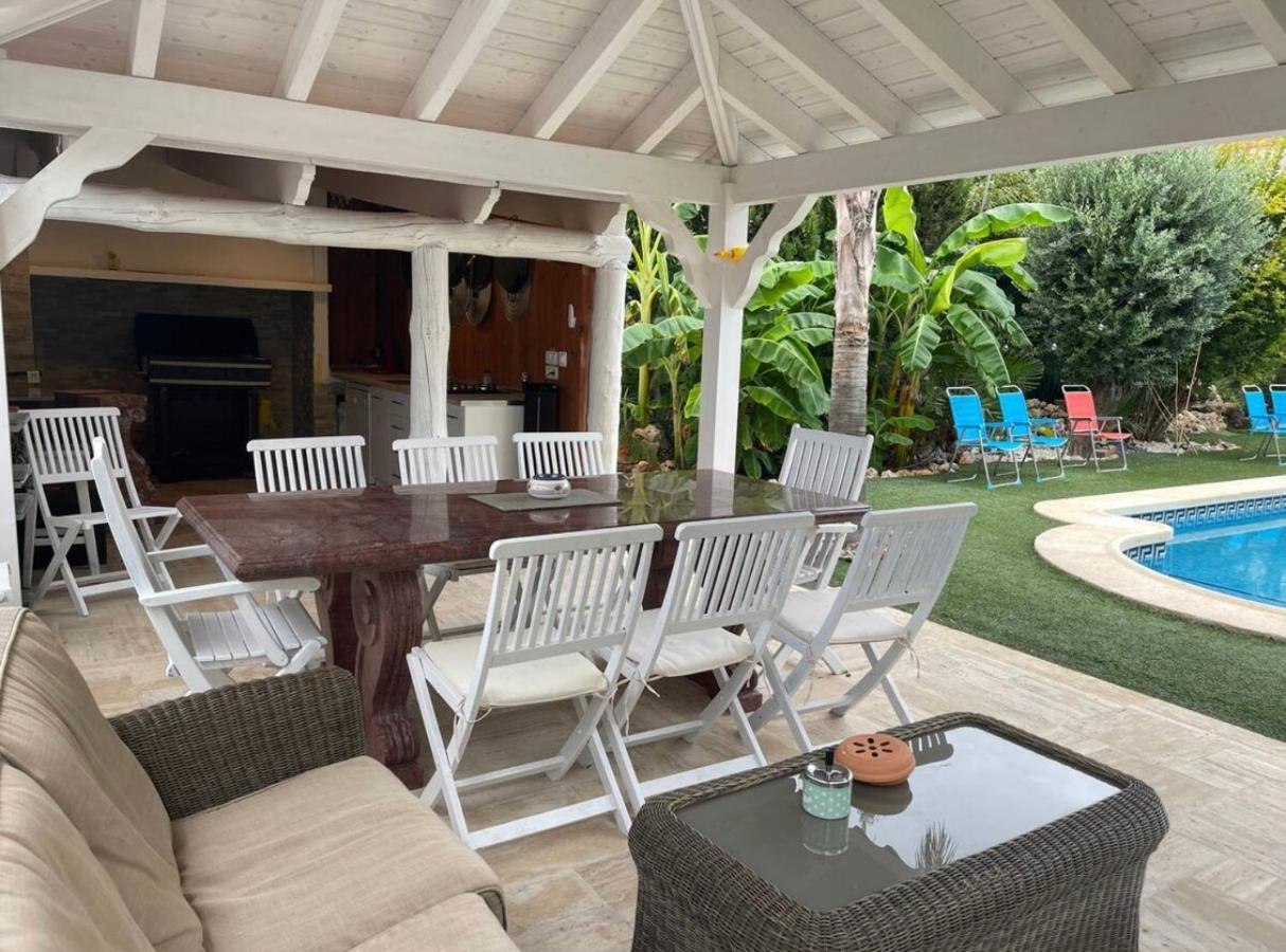 Suite Privada Frente A La Piscina Para 2 Personas Con Sofa Cama Para 2 Mas 4P No Es Casa Completa 산비센테델라스페그 외부 사진