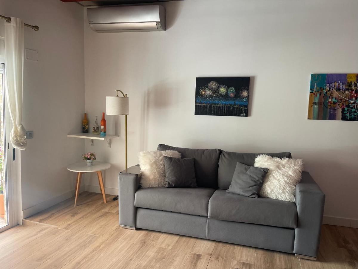 Suite Privada Frente A La Piscina Para 2 Personas Con Sofa Cama Para 2 Mas 4P No Es Casa Completa 산비센테델라스페그 외부 사진