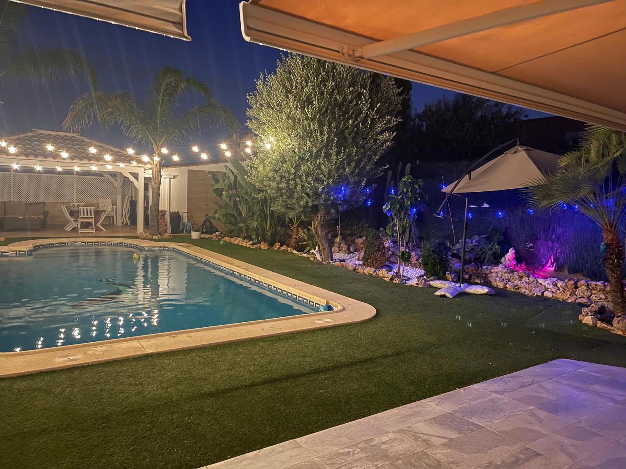 Suite Privada Frente A La Piscina Para 2 Personas Con Sofa Cama Para 2 Mas 4P No Es Casa Completa 산비센테델라스페그 외부 사진